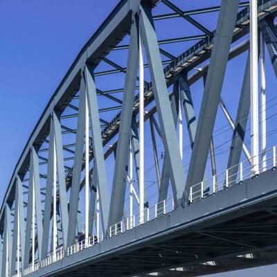 F424ポリアスパラギン酸エステル樹脂：硬化が早く、耐久性に優れています